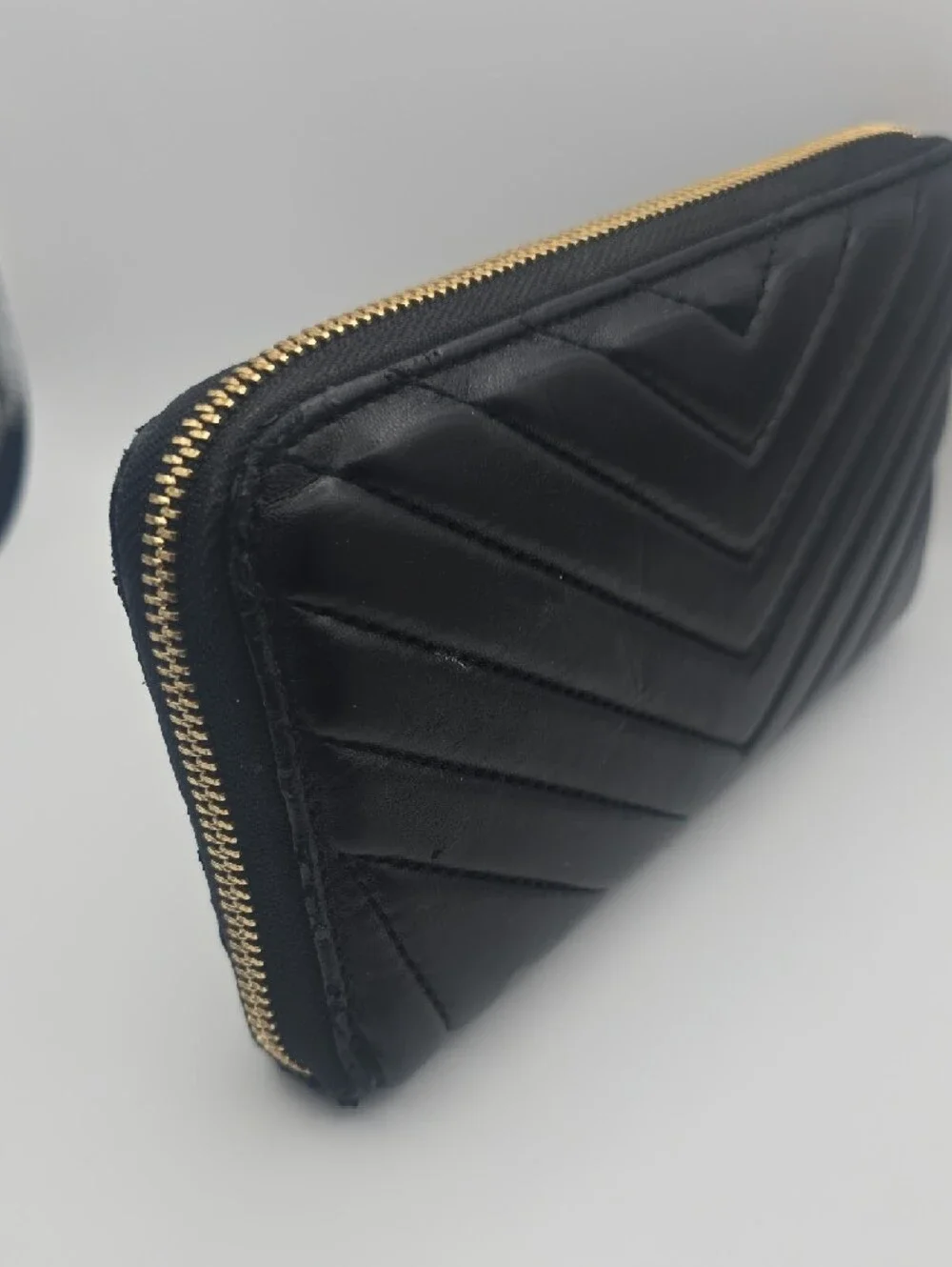 Stella McCartney Black Quilted Long Zip Wallet W/ Gold Star Accent (GOOD/FAIR)🌟